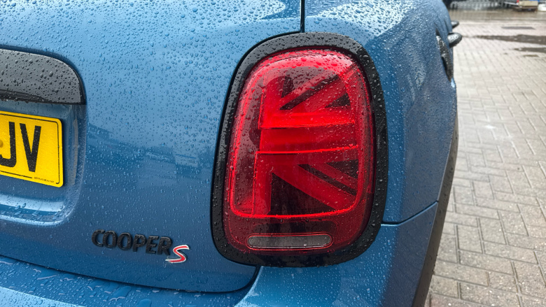 MINI Hatchback 2.0 Cooper S Exclusive 5dr Auto [Comfort/Nav Pack] Petrol Hatchback